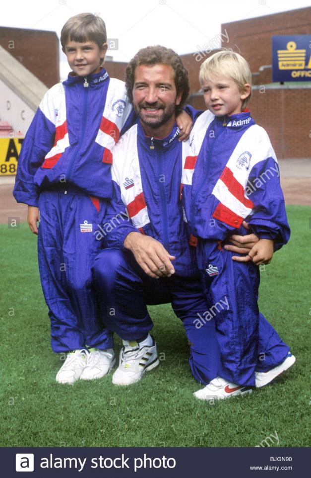 Name:  310790-rangers-playermanager-graeme-souness-centre-with-sons-fraser-BJGN90.jpg
Views: 279
Size:  96.9 KB