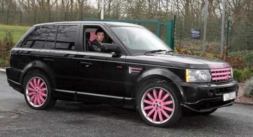 Name:  Stephen-Irelands-Pink-Trim-Range-Rover.jpg
Views: 1010
Size:  29.5 KB