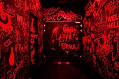 Name:  the-new-players-tunnel-at-st-pauli-welcome-to-hell-scary-stpauli.jpg
Views: 262
Size:  22.0 KB