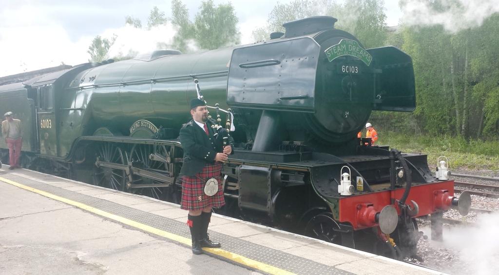 Name:  Flying Scotsman +piper (2).jpg
Views: 94
Size:  90.7 KB