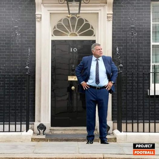 Name:  Fireman at number 10.jpg
Views: 344
Size:  51.9 KB