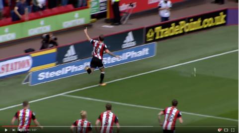 Name:  Blades_3-1_Derby_-_match_action_-_YouTube_-_2017-08-27_16.32.33.jpg
Views: 760
Size:  19.8 KB