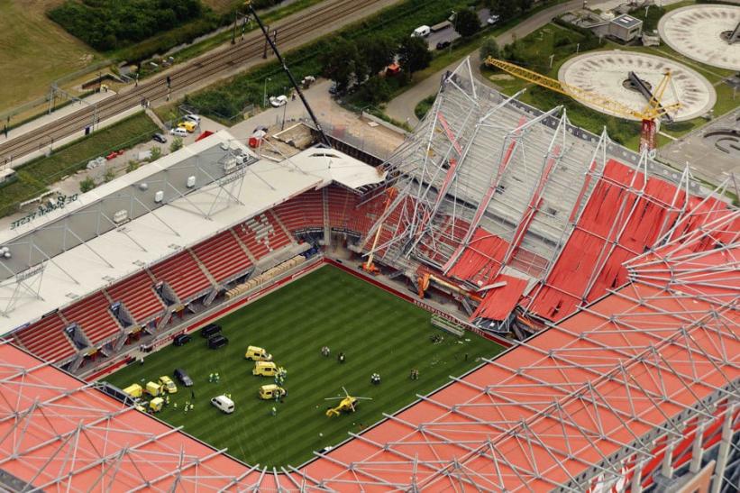 Name:  stadium-roof-collapse-3.jpg
Views: 397
Size:  103.5 KB