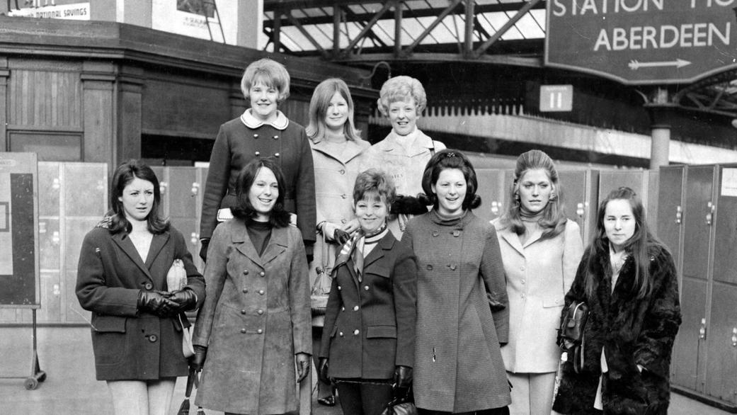 Name:  Aberdeen FC wives and girlfriends en route to the 1970 Scottish Cup final v Celtic..jpg
Views: 541
Size:  100.1 KB